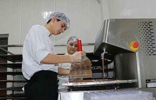 Öğrencilerden gece vardiyalı bayram hazırlığı,...