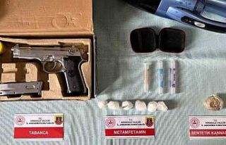 Otobüste seyahat eden yolcunun üzerinden uyuşturucu...