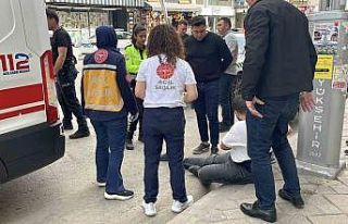 Otomobil ile çarpışan motokurye yaralandı