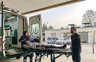 Otomobil kamyonete çarptı: 1 yaralı