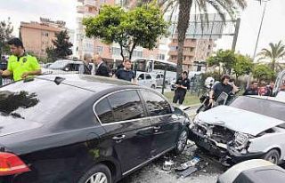 Polisin ’dur’ ihtarına uymayan sürücü ortalığı...