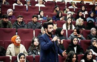 Rektör Prof. Dr. Mehmet Keleş, uluslararası öğrencilerle...