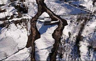 Rize’deki heyelanda tedbir amaçlı boşaltılan...