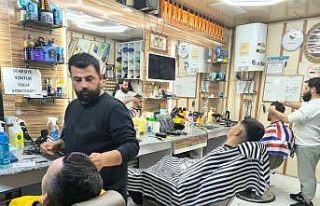 Saç tıraşını son güne bırakanlar bayrama berber...