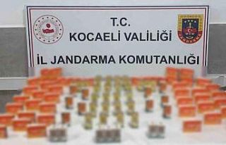 Sahte taraftar formaları ve tıbbi ilaçlar ele geçirildi