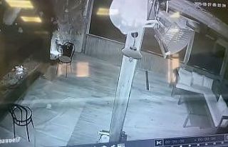 Sahurda yapılan mangalın ateşi oteli yakmış