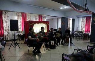 Sakarya Büyükşehir’den yaşlıların yüzünde...