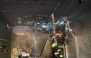 Samandağ’da telefoncuda yangın çıktı