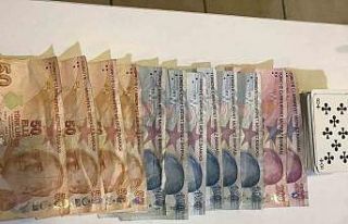 Samsun’da çayevinde kumar oynayan 4 kişi suçüstü...