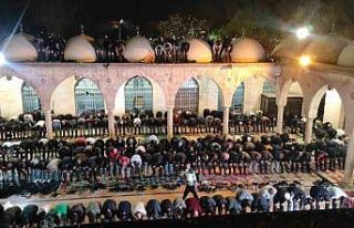 Şanlıurfa’da Kadir Gecesi’nde camiler dolup...