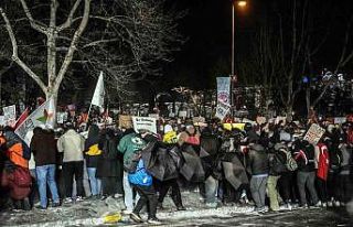 Saraçhane’den Taksim’e yürümek isteyen grup...