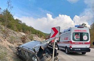 Şarampole uçan otomobil hurdaya döndü: 1 yaralı