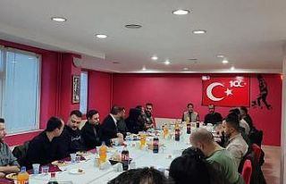 Sarıkamış Kaymakamı Aslantatar, iftarda öğretmenlerle...