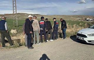 Şeker toplamaya çıkan 5 yaşındaki çocuk sulama...