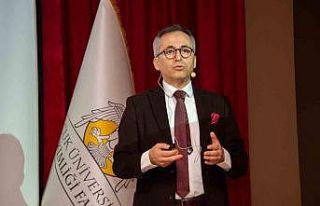 Selçuk Üniversitesinde sağlıkta yapay zeka konferansları...