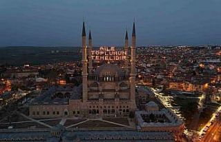 Selimiye Camisi’ne "Aile toplumun temelidir"...
