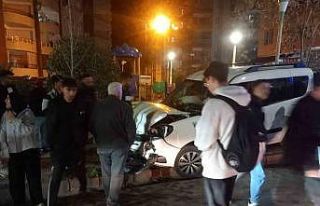 Siirt’te kamyonet ile otomobil çarpıştı: 1 yaralı