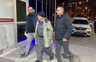 Silahını temizlerken eşini vurdu, üvey oğlu ise...