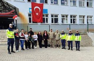 Şırnak’ta öğrencilere "Trafik Dedektifleri...