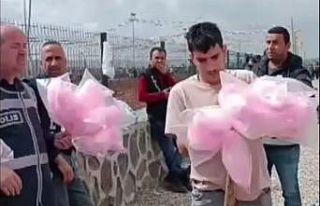 Şırnak’ta polisler Nevruz kutlamasına giden çocuklara...