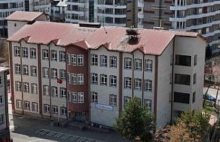 Sivas’ın ‘Leylekli okulu’ misafirlerine kavuştu