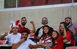 Sivasspor-Göztepe maçı kadın taraftarlara ücretsiz...