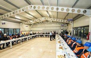 Soma’da maden işçileri ile ilk sahur