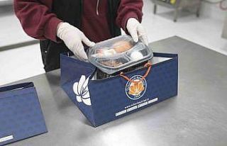 Sultanbeyli Belediyesi evlere iftar ve sahur yardımını...