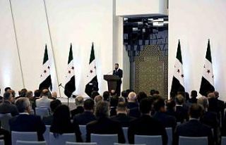 Suriye’de geçiş hükümetinin bakanları açıklandı