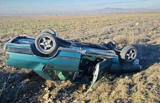 Takla atan otomobilden şans eseri yara almadan çıktı