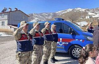 Tatvan’da jandarmadan öğrencilere anlamlı destek