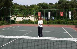 Tenis Federasyonu Bursa İl Temsilciliğine Aslıhan...