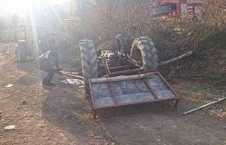 Ters dönen traktörün sürücüsü yaralandı