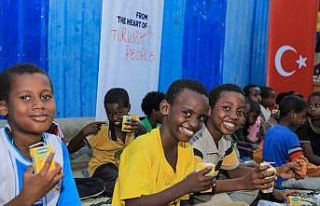 TİKA, Ramazan’ın bereketini Somali’deki yetimlerle...