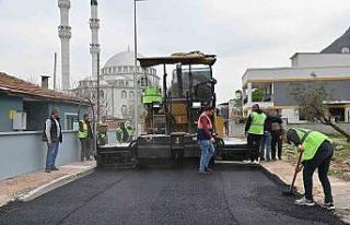 Turgut Özal Mahallesi’nin yollarını yeniliyor