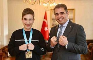 Vali Aslan, şampiyon Yasin Tekneci’yi ağırladı