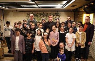 Vali Aydoğdu, öğrencilerle bir araya geldi