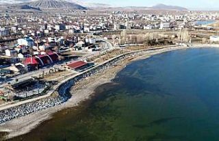 Van Gölü çekilmeye devam ediyor