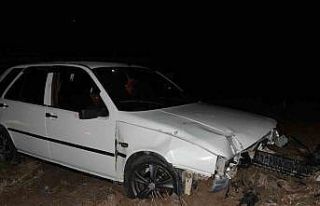 Virajı alamayan otomobil kullanılamaz hale geldi