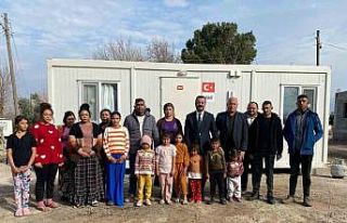 Yangında yaşadıkları konteyner yanan aileye Başkan...