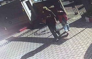 Yaptıkları paylaşımla tepki çeken genç kızlar,...