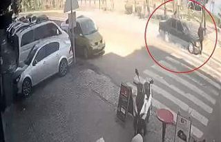 Yaya geçidinde otomobilin çarptığı yaşlı adam...