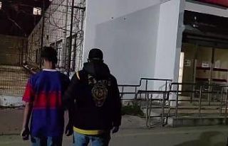 Yer Adana:16 yaşındaki şüpheliler, 4 kişiyi gasp...