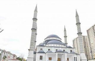 Yıllardır atıl bırakılan Yeşilkent Camii, Kadir...