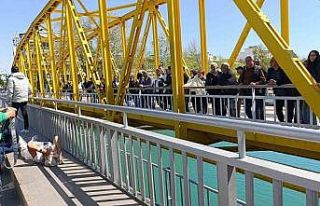 Yolcu minibüsü, otomobile çarptı 2’si Alman...