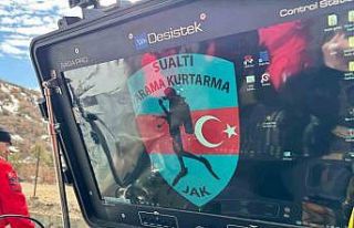 Yozgat’ta kayıp öğretmeni arama çalışmaları...