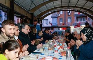Yunusemre’de ilk iftar sofrası Karaköy’de kuruldu