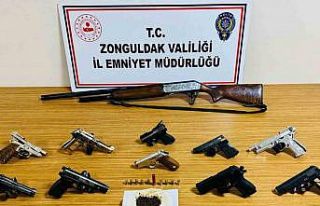 Zonguldak’ta kaçak silah operasyonunda adeta cephanelik...