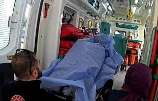 16 yaşındaki çocuk parkta bacağından bıçaklandı