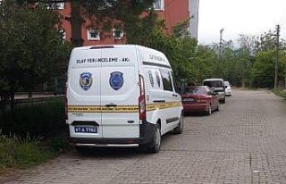 55 yaşındaki adam evinin balkonunda ölü bulundu
